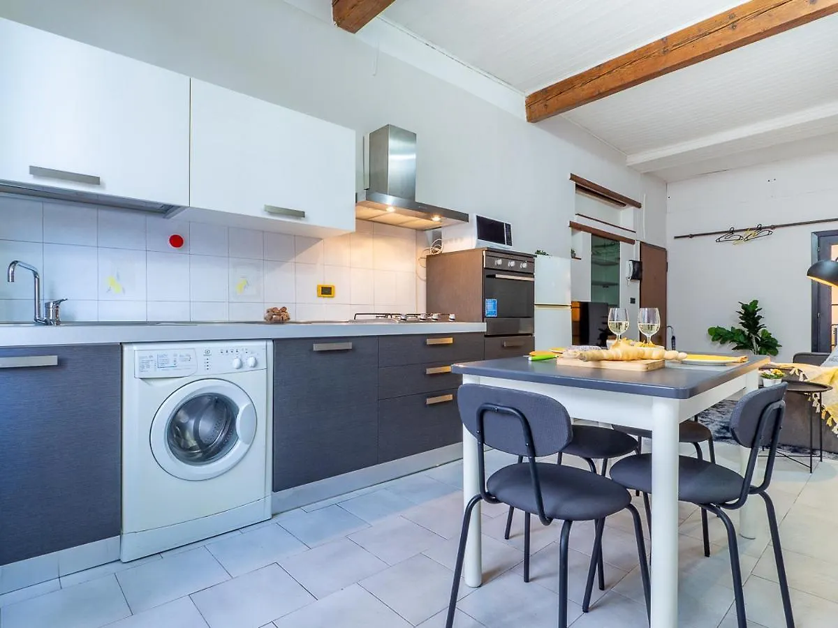 Nights In Ferrara - Via Carlo Mayr Con Wi-Fi Gratuito E Terrazzo Condominiale location