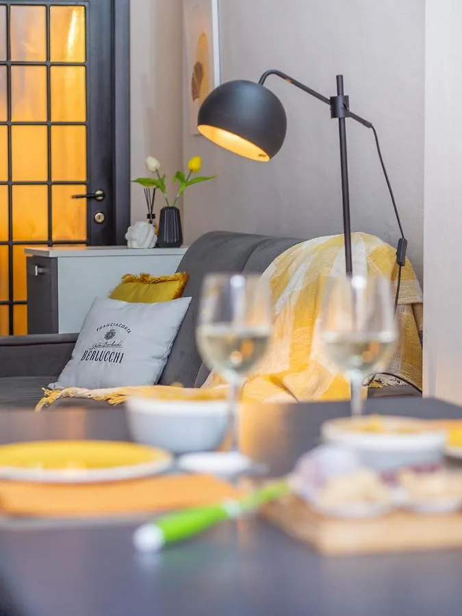 아파트 Nights In Ferrara - Via Carlo Mayr Con Wi-Fi Gratuito E Terrazzo Condominiale